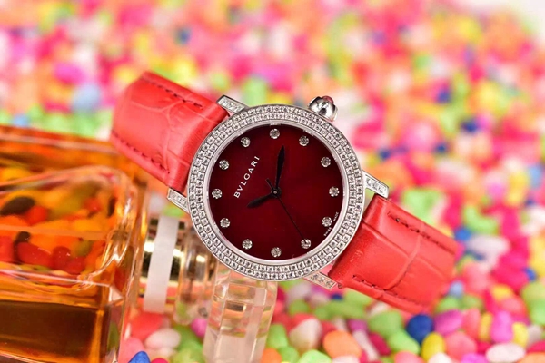 ブルガリ時計正面デザイン